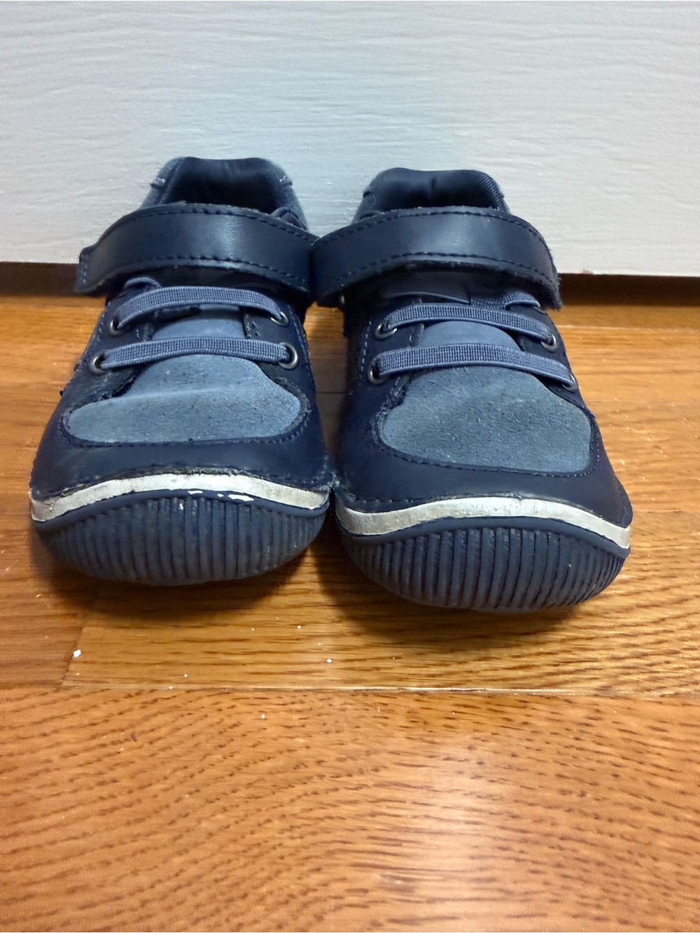 Stride Rite Sneakers - Picture 4 of 6
